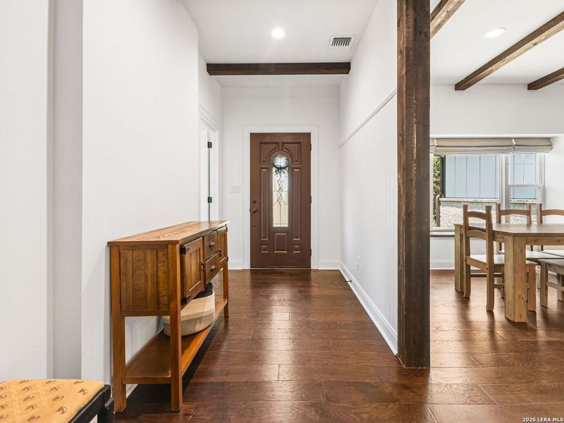 Furnished interior view inside a new home in , Bandera (Image 12).