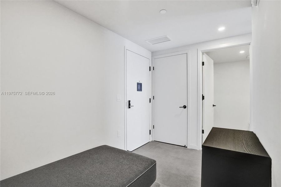 Spacious, unfurnished interior of a new home in , Miami (Image 20).