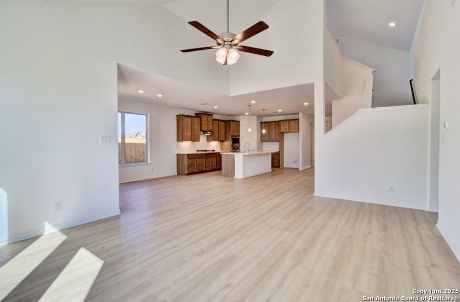 Spacious, unfurnished interior of a new home in Meyer Ranch – Premier, New Braunfels (Image 21).