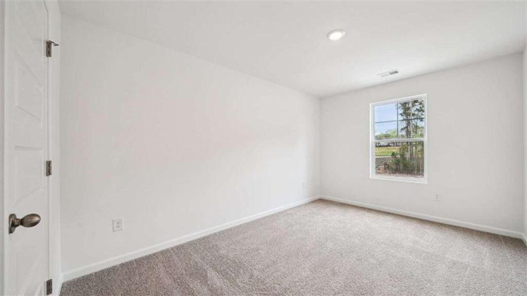 Spacious, unfurnished interior of a new home in Sherwood Manor, College Park (Image 29).