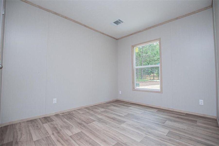 Spacious, unfurnished interior of a new home in , Temple (Image 61).
