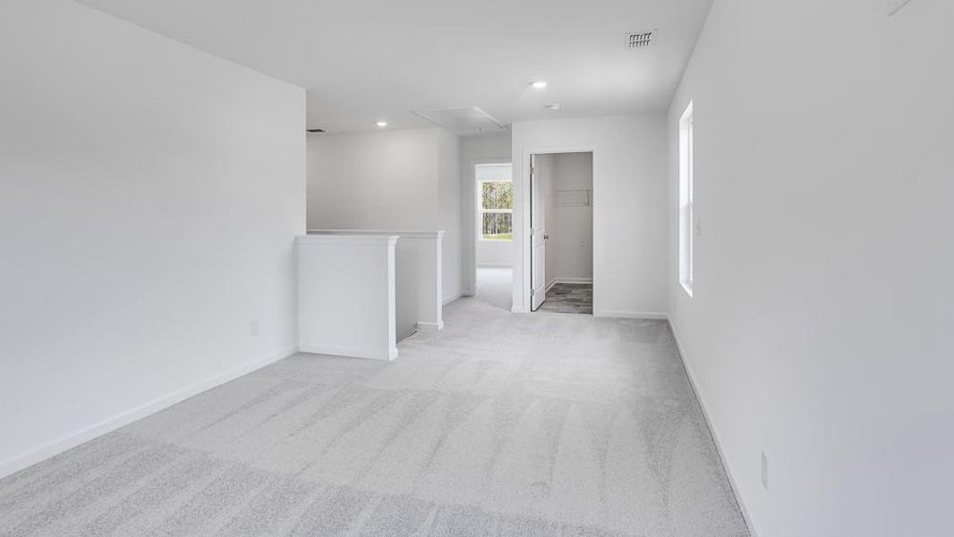 Spacious, unfurnished interior of a new home in Heritage River, Euharlee (Image 10).