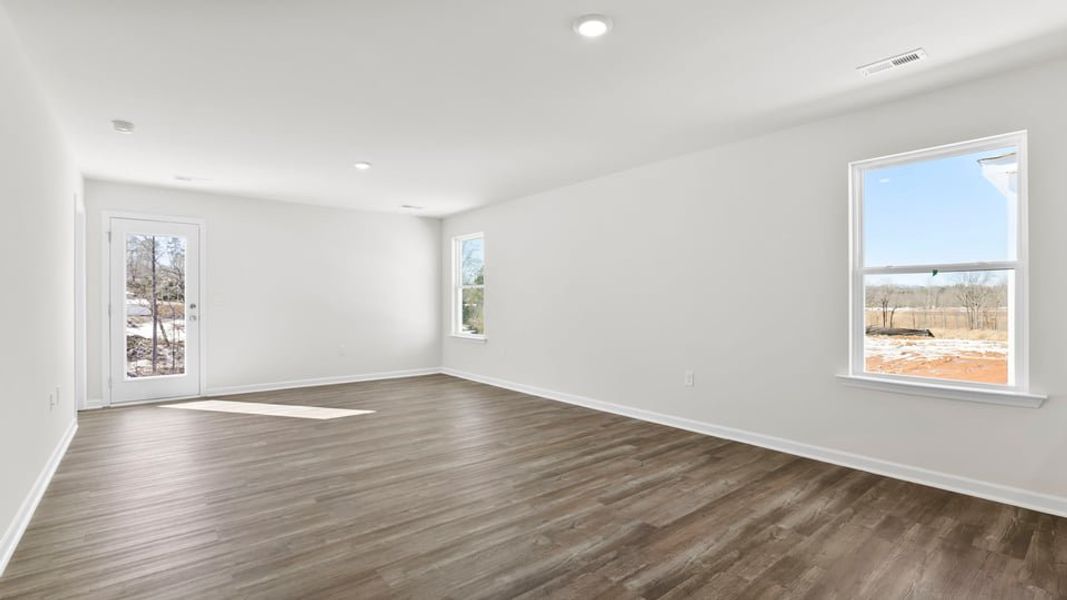 Spacious, unfurnished interior of a new home in Harper Ridge, Roebuck (Image 27).