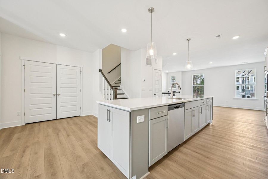 12-web-or-mls-Bayflower Wy-S3101-012