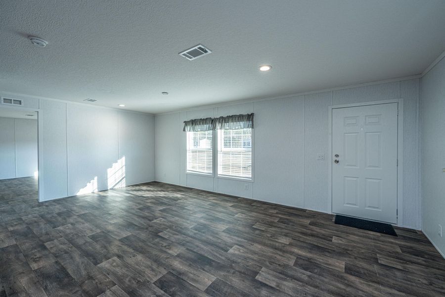Spacious, unfurnished interior of a new home in , Pinopolis (Image 32).