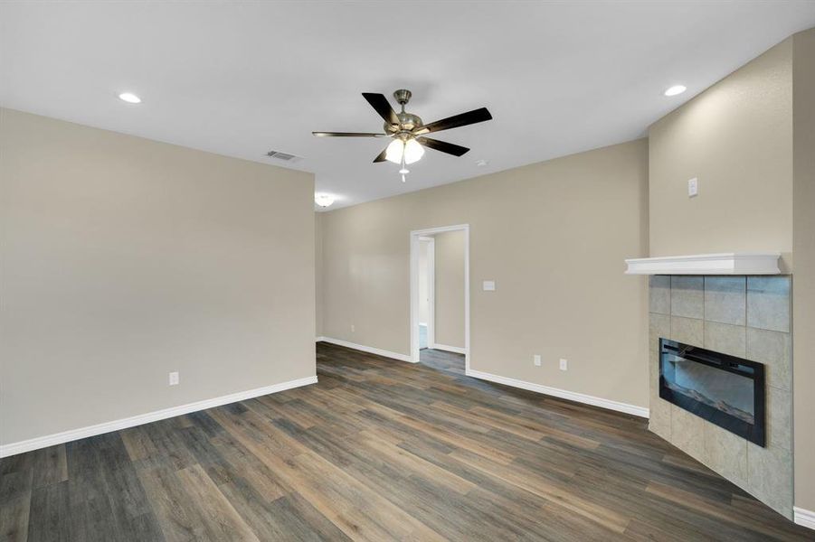 Spacious, unfurnished interior of a new home in , Whitney (Image 16).