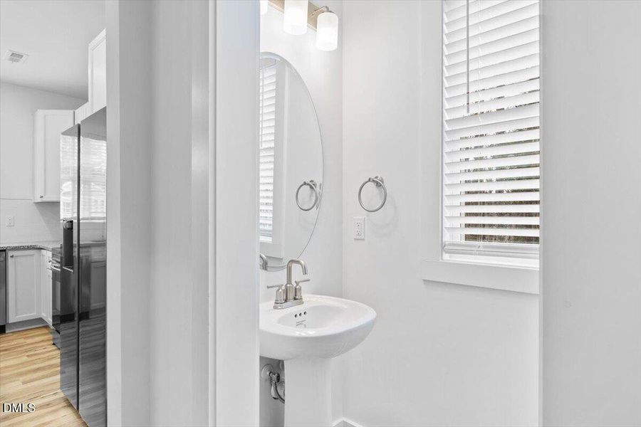 14-938 Jasmine - Open Peek Media-14