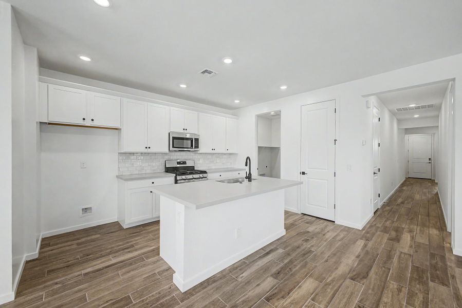 Furnished interior view inside a new home in Frontera, Surprise (Image 4).