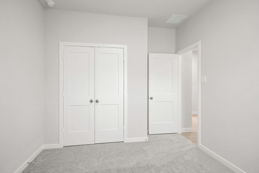 Spacious, unfurnished interior of a new home in Oakwood Ranch, Willis (Image 20).