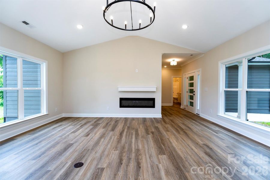 Spacious, unfurnished interior of a new home in , Monroe (Image 29).