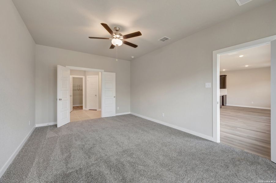 Spacious, unfurnished interior of a new home in Winding Brook, San Antonio (Image 50).