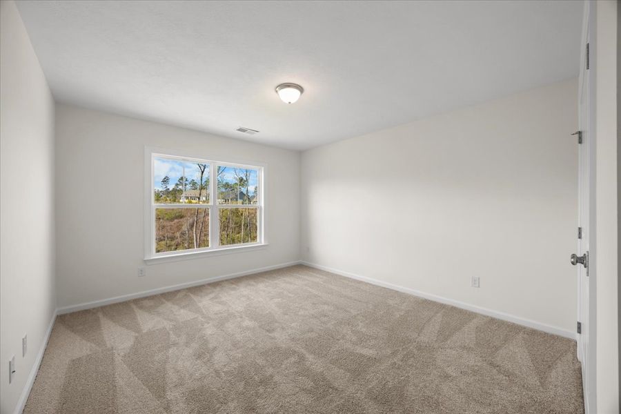Spacious, unfurnished interior of a new home in Crawford Creek, Grovetown (Image 24).