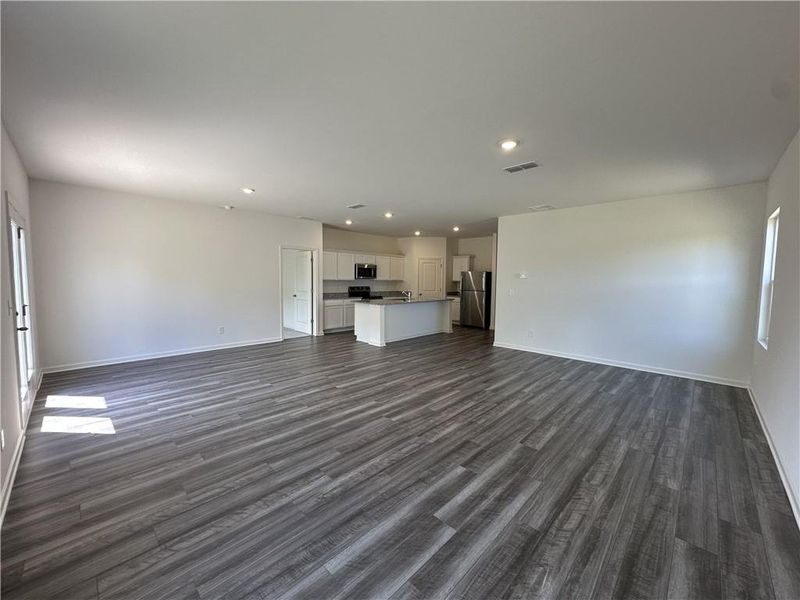 Spacious, unfurnished interior of a new home in Crescent Pointe, Carrollton (Image 17). Spacious, unfurnished interior of a new home in Crescent Pointe, Carrollton (Image 17).