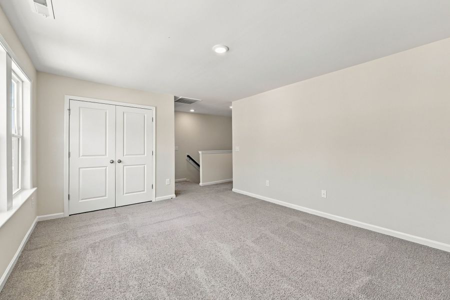 Spacious, unfurnished interior of a new home in Neill's Pointe, Angier (Image 30).