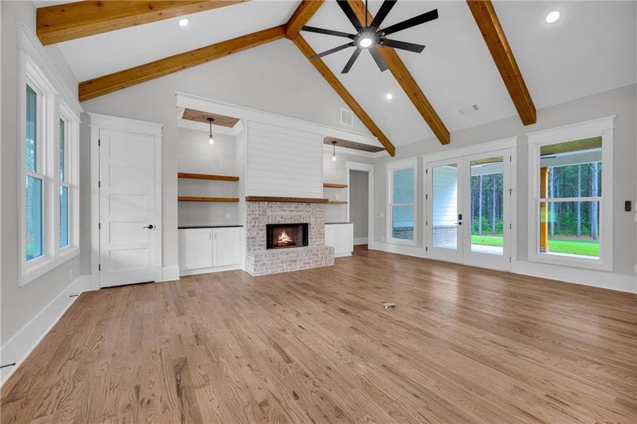 Spacious, unfurnished interior of a new home in , Monroe (Image 82).