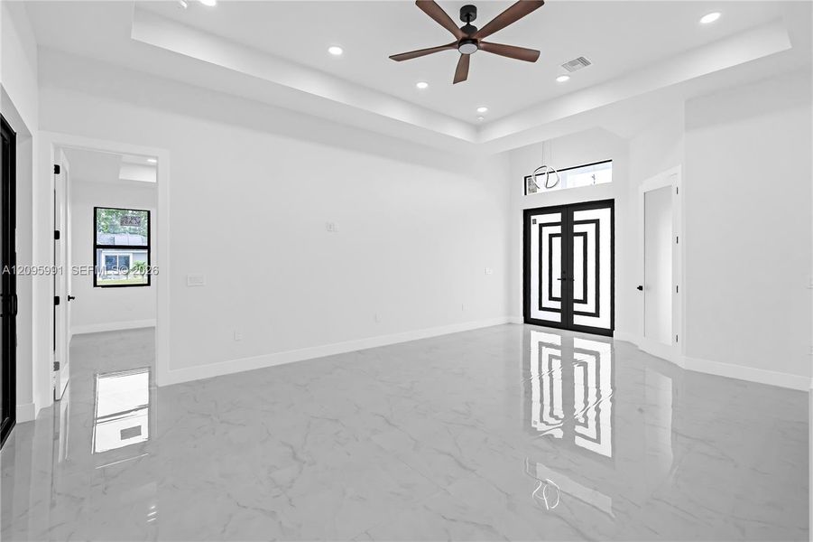 Spacious, unfurnished interior of a new home in , Cape Coral (Image 47).