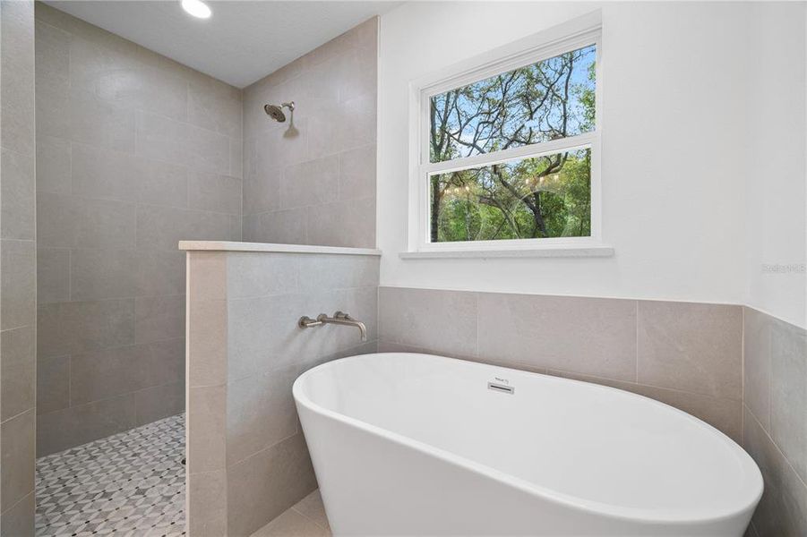 Furnished interior view inside a new home in , Dunnellon (Image 15).