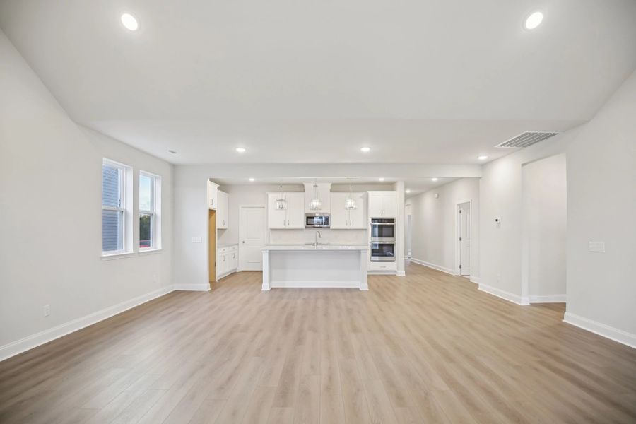 Spacious, unfurnished interior of a new home in Willow Landing, Mount Juliet (Image 32).