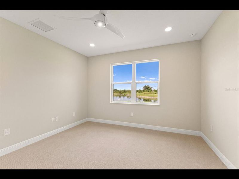 Spacious, unfurnished interior of a new home in , Sarasota (Image 20).