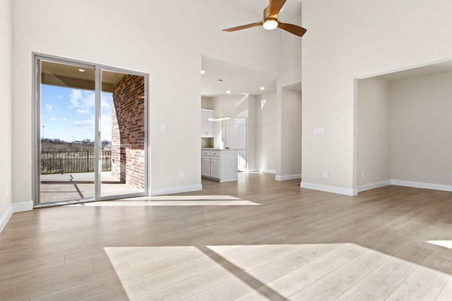 Spacious, unfurnished interior of a new home in Cottonwood Creek, Rowlett (Image 24). Spacious, unfurnished interior of a new home in Cottonwood Creek, Rowlett (Image 24).