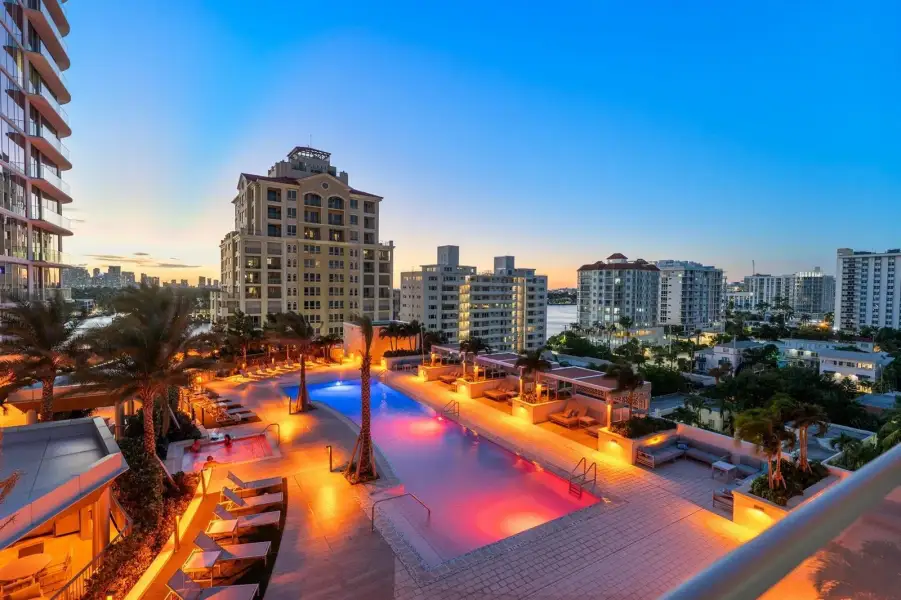 151 N Seabreeze Blvd Twilights_071