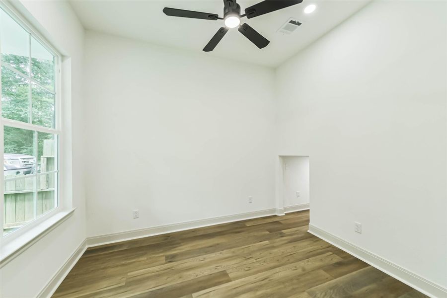 Spacious, unfurnished interior of a new home in , Tomball (Image 30). Spacious, unfurnished interior of a new home in , Tomball (Image 30).