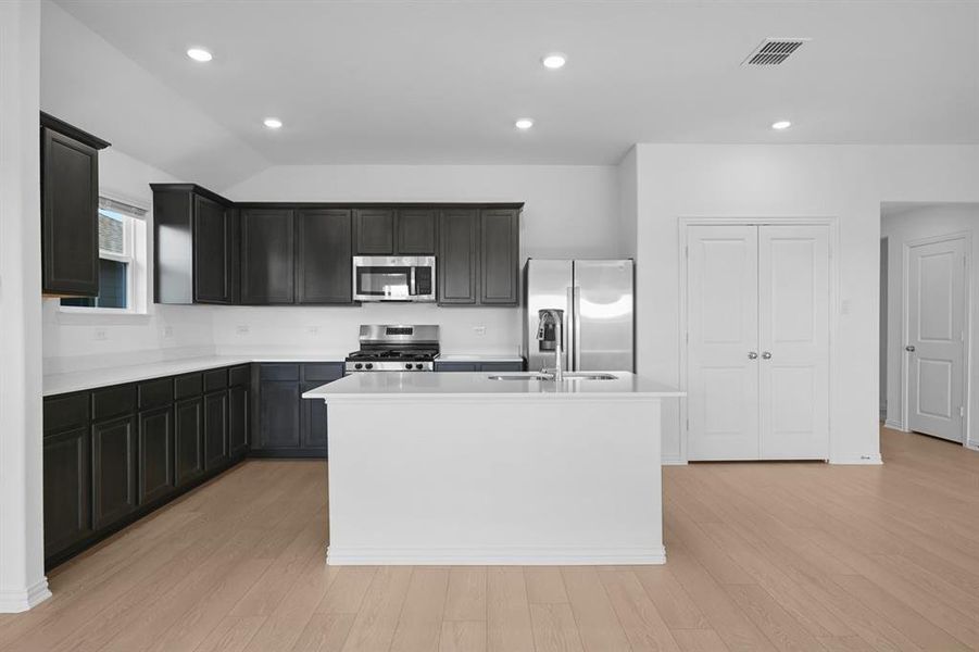 2146 Tule Way ~ Ready Now!