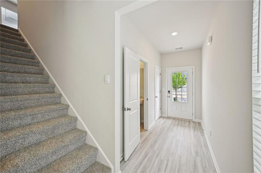 Spacious, unfurnished interior of a new home in Hawthorne Station, College Park (Image 26).
