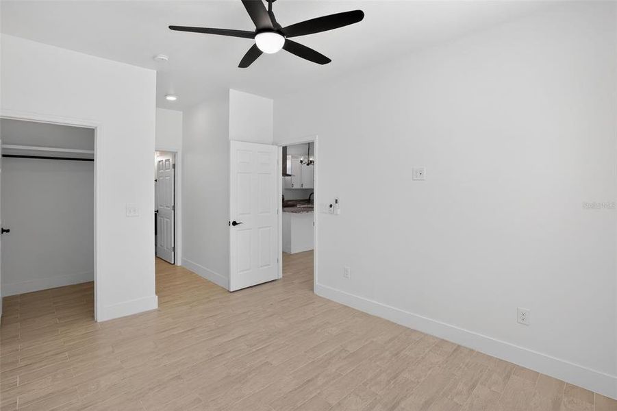 Spacious, unfurnished interior of a new home in , Lehigh Acres (Image 8).