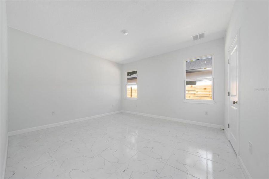 Spacious, unfurnished interior of a new home in , Orlando (Image 10).