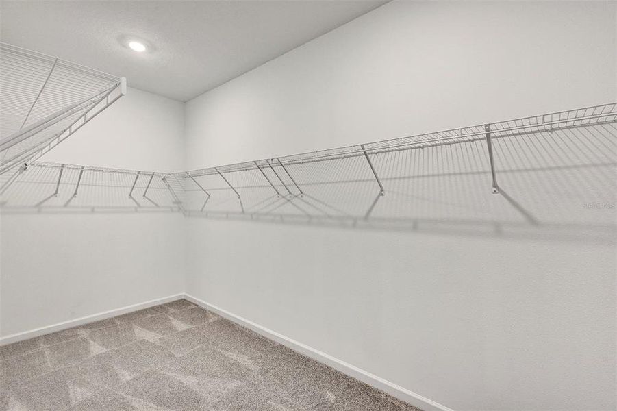 Spacious, unfurnished interior of a new home in , Dunnellon (Image 18).