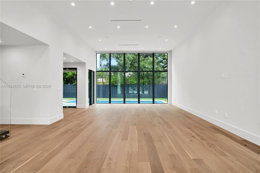 Spacious, unfurnished interior of a new home in , Miami (Image 27).