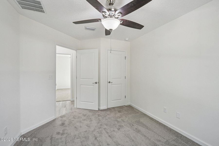 Spacious, unfurnished interior of a new home in , Middleburg (Image 43).