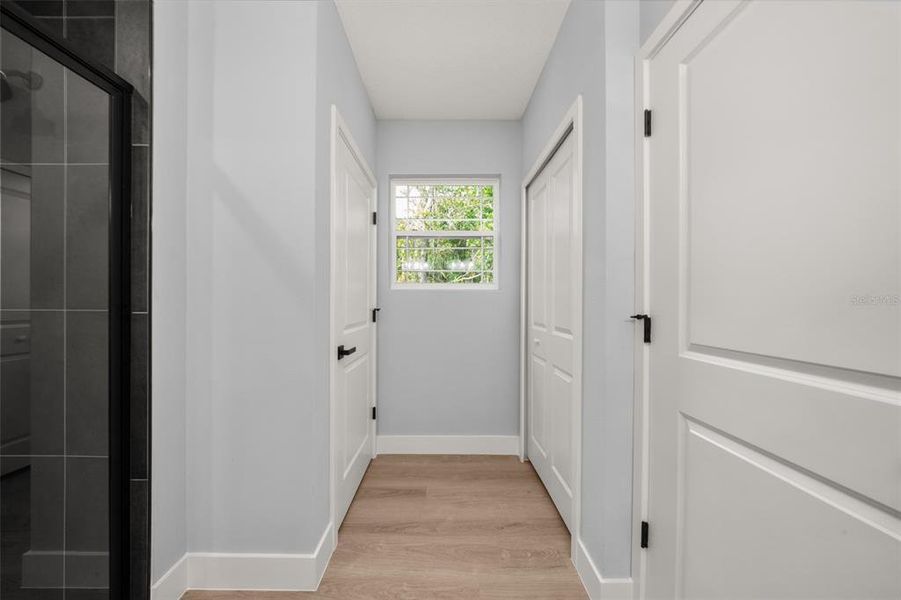 Spacious, unfurnished interior of a new home in , Sebring (Image 44).