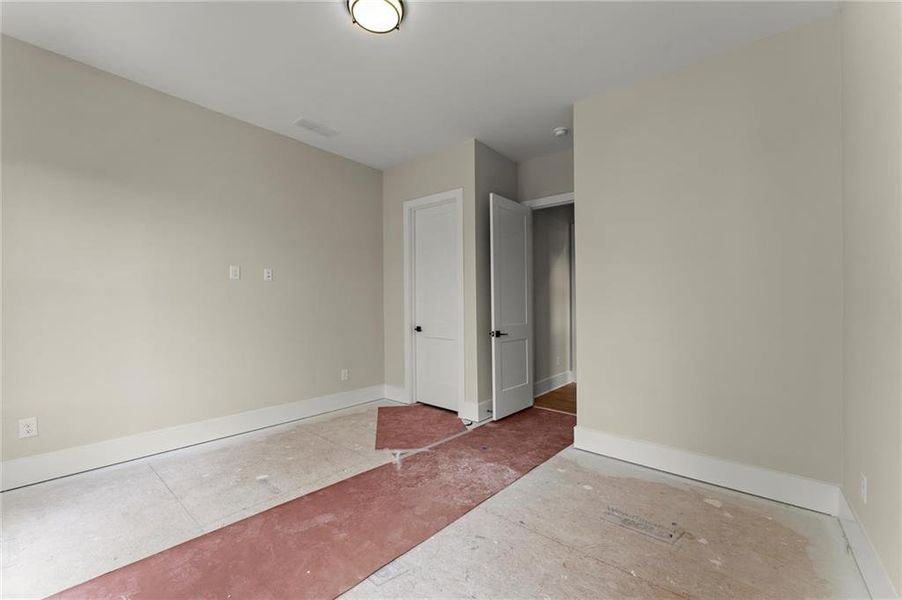 Spacious, unfurnished interior of a new home in West Town, Atlanta (Image 34).