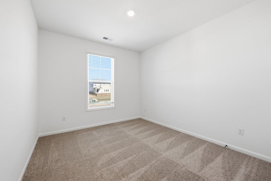 Representative unfurnished interior of a home built from the Grayson II by Great Southern Homes in Edgefield, Loris (Image 43).