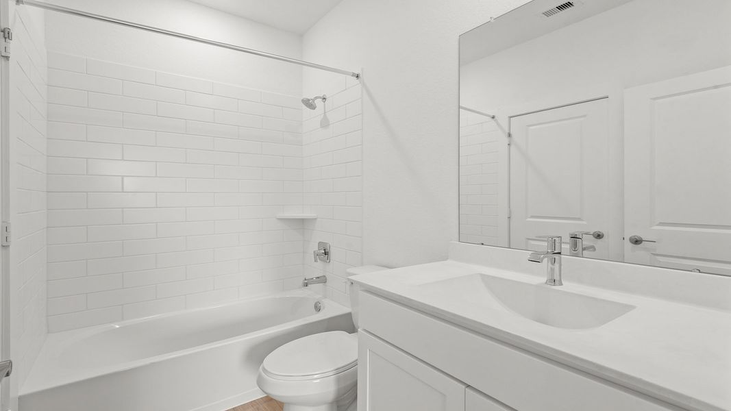 Furnished interior view inside a new home in Riverside Estates, Mont Belvieu (Image 5).