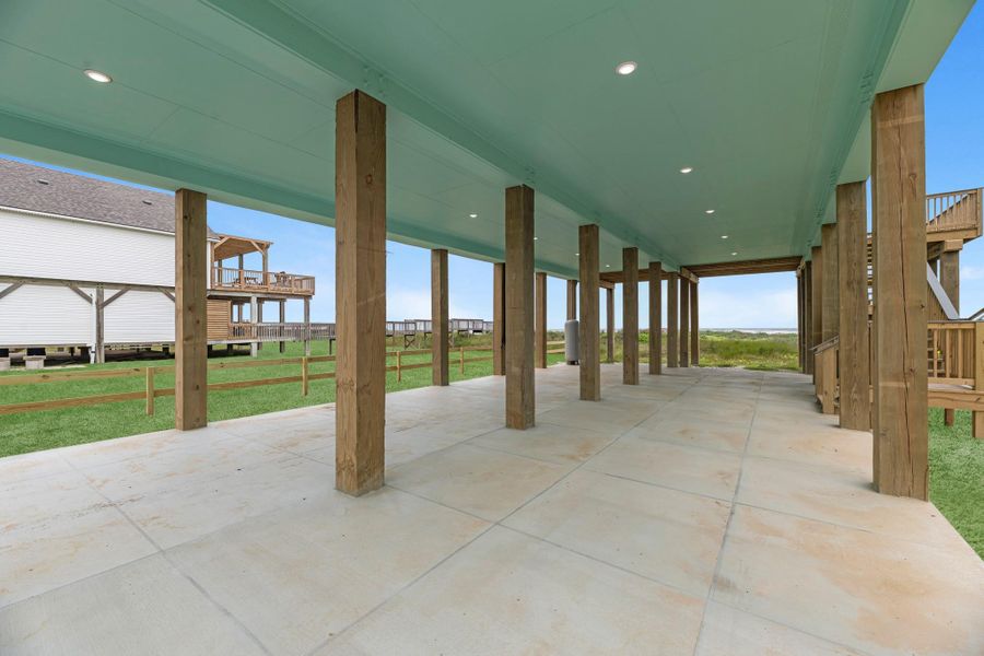 Exterior details and patio area of a home in , Freeport (Image 20).
