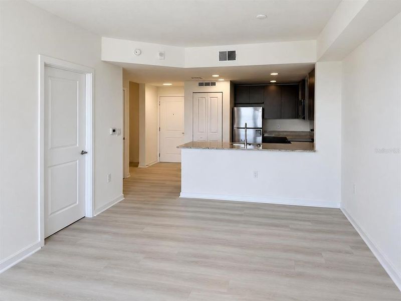 Spacious, unfurnished interior of a new home in , Orlando (Image 7).