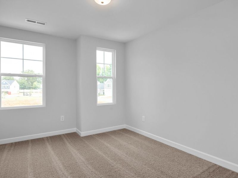Spacious, unfurnished interior of a new home in Lake Park Villas, Wylie (Image 20).