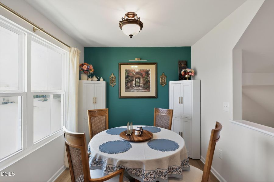 12_424_Emerald_Shire_Wy-Dining_room-1146 12_424_Emerald_Shire_Wy-Dining_room-1146