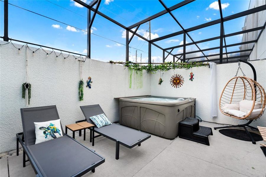 Exterior details and patio area of a home in , Davenport (Image 4).