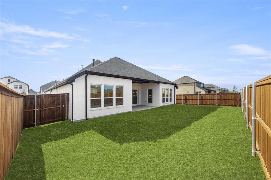 2310 Bottlebrush  Back 2