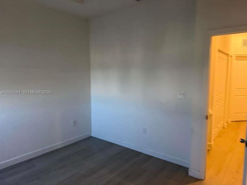 Spacious, unfurnished interior of a new home in , Miami (Image 10).