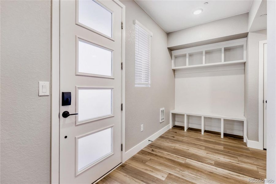 Entry w/bench & cubbies