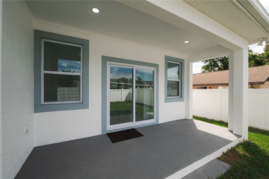 Exterior details and patio area of a home in , Tampa (Image 22).