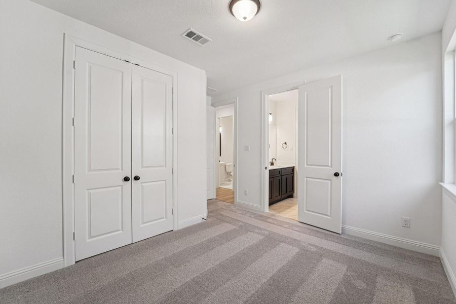 Spacious, unfurnished interior of a new home in Evergreen 50', Conroe (Image 22).