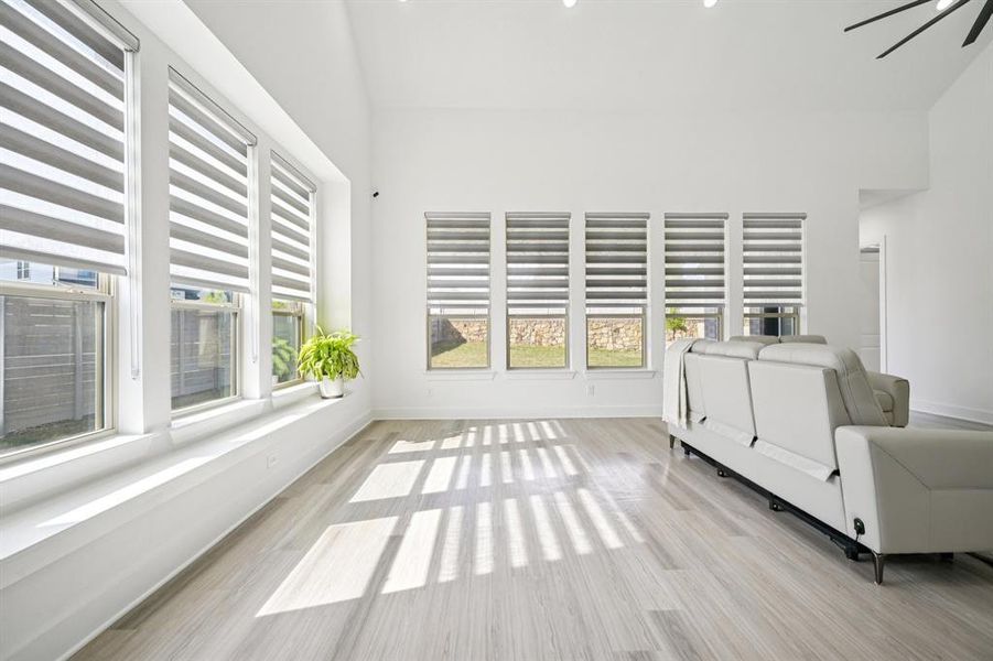 Image 33 of a home in .