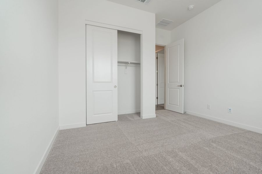 Spacious, unfurnished interior of a new home in Abel Ranch, Goodyear (Image 18).