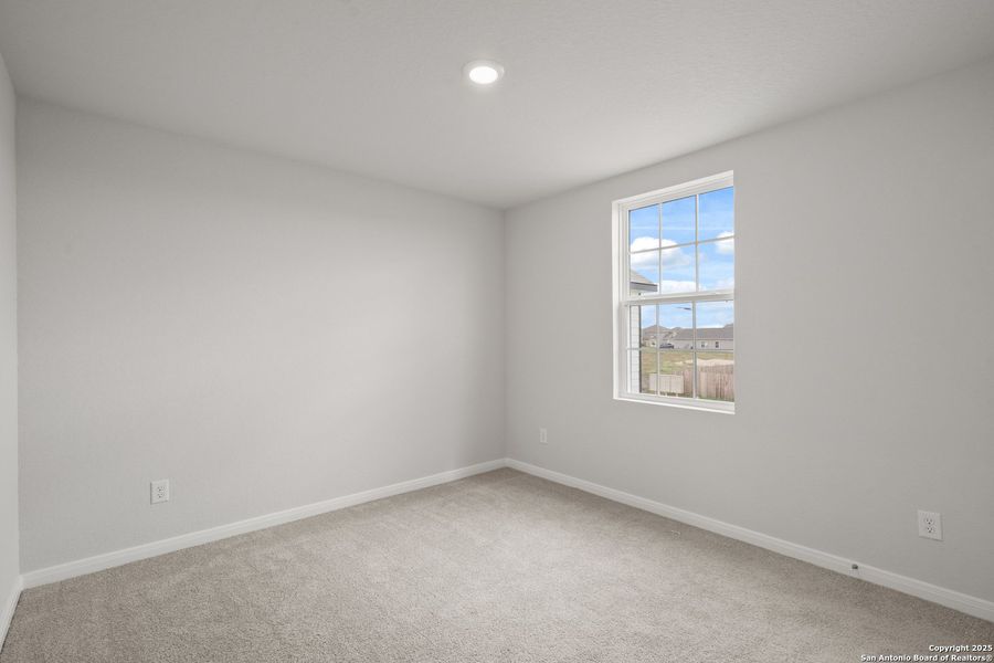 Spacious, unfurnished interior of a new home in Dauer Ranch, New Braunfels (Image 28). Spacious, unfurnished interior of a new home in Dauer Ranch, New Braunfels (Image 28).